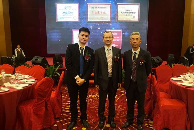 ���׹⿂��(j��ng)���ĺ���